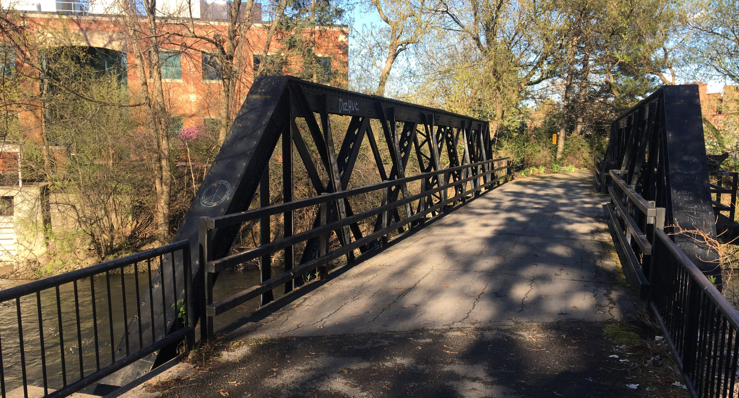 Onondaga_Creekwalk_Bridge_cropped.jpg